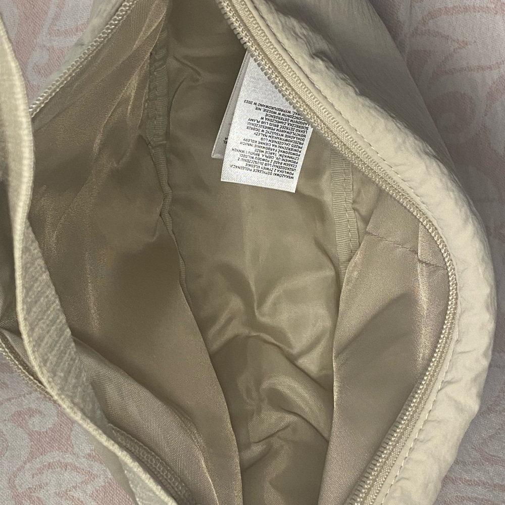 NWT Uniqlo Sling Bag in color Natural - Picture 4 of 12